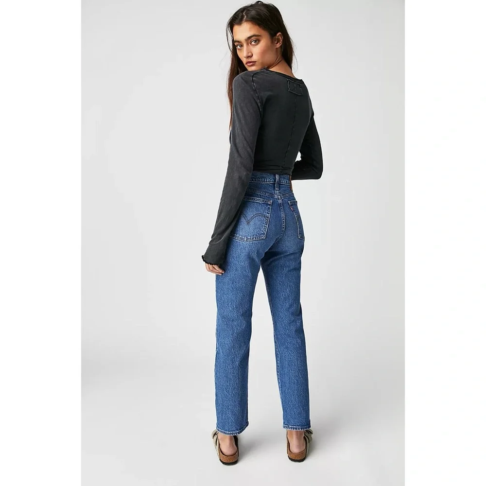 NWT Levi’s high rise wedgie straight cropped jeans